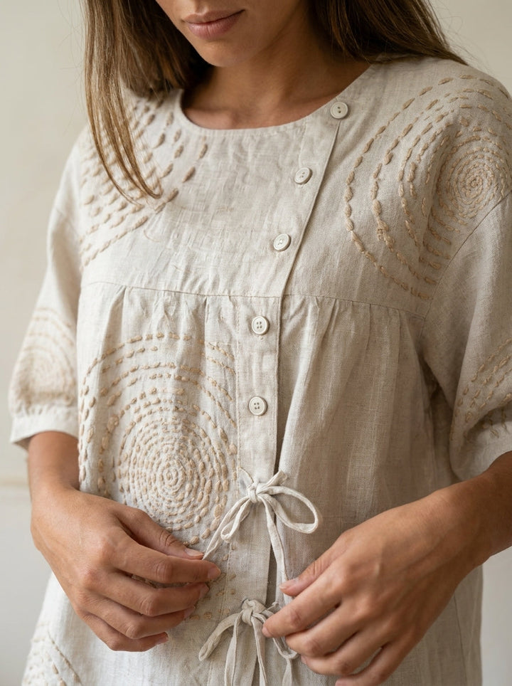 Mara | Blusa con Ricami Geometrici