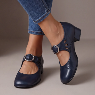 Décolleté Ginevra blu navy con cinturino e fibbia